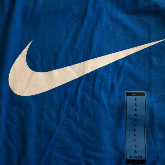 NIKE Large Men's Graphic T-Shirt (BNWT) - Picture 2 of 5